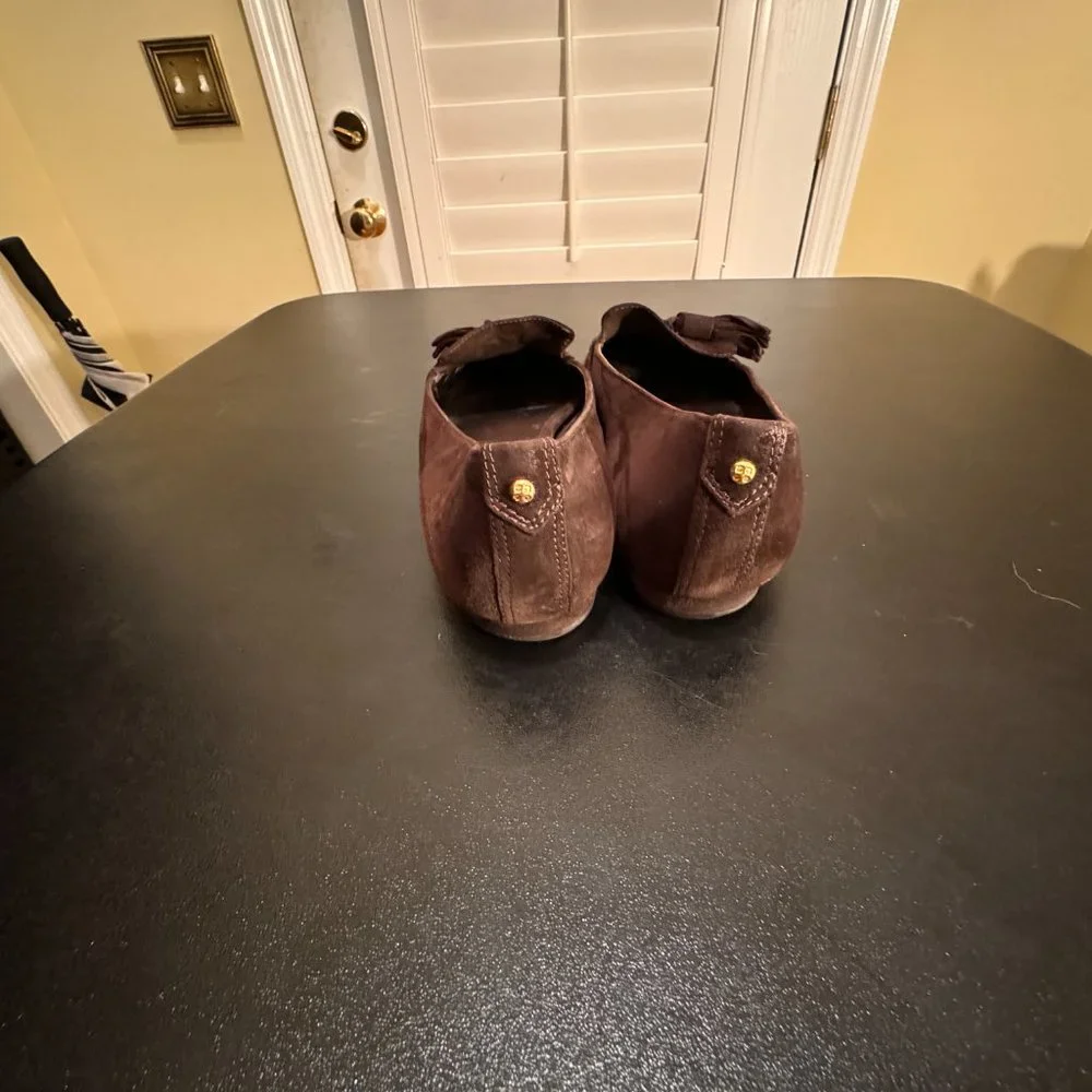 Kate Spade size 7 brown suede  flats with  tassels